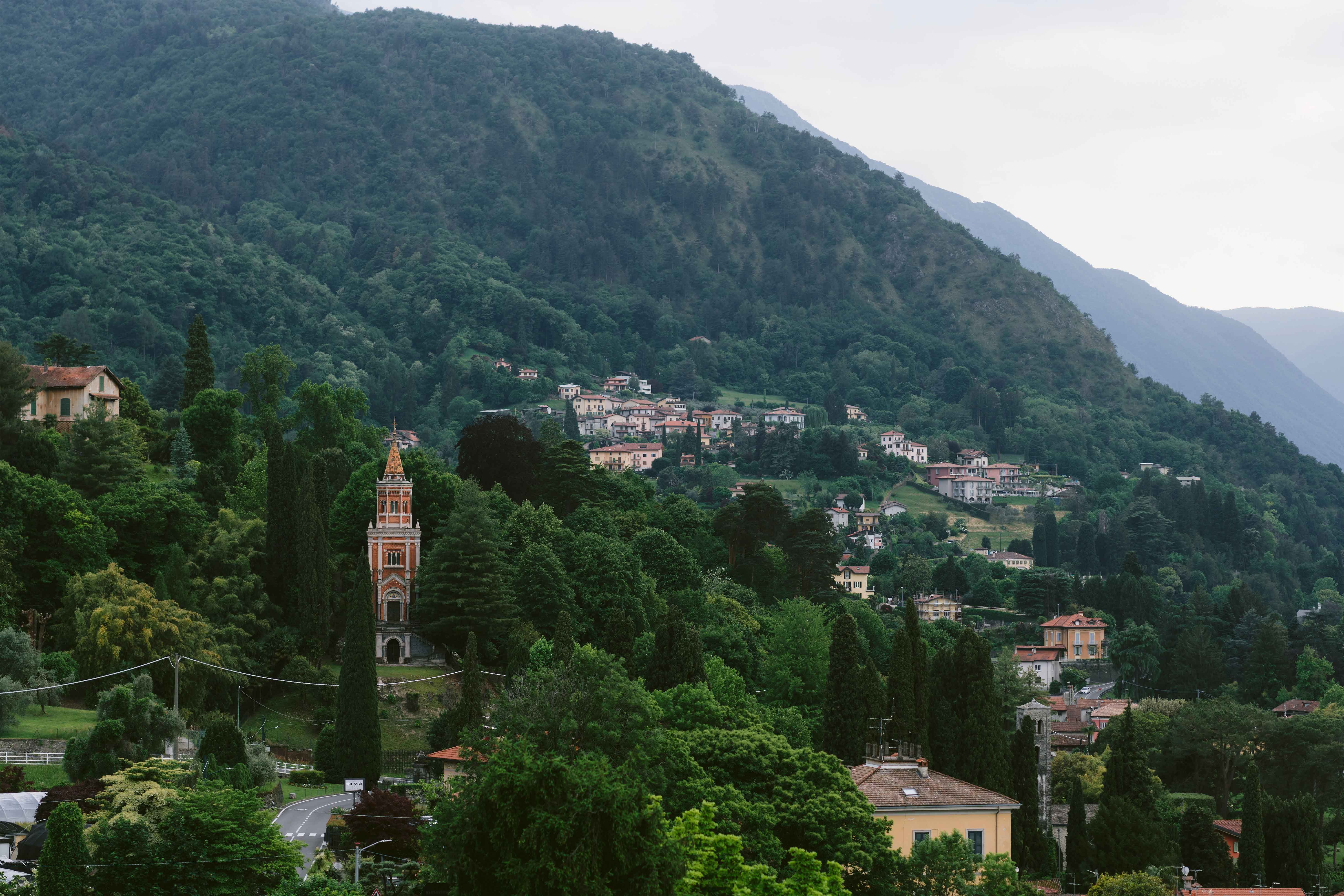 a town situated between the mountains and the sea